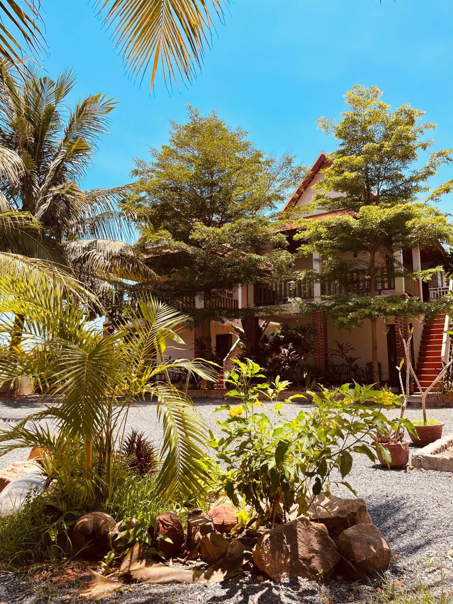 Coconut Lodge Kampot Exterior photo