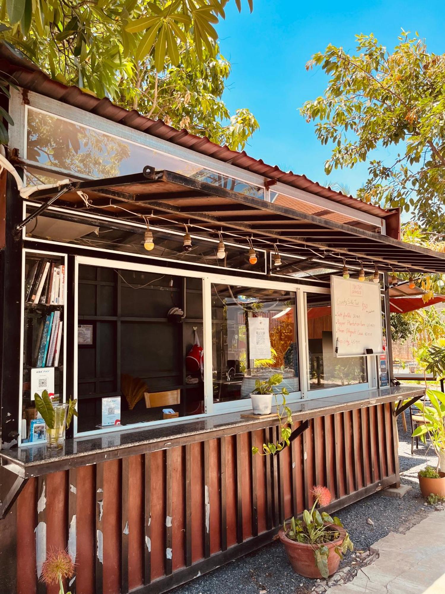 Coconut Lodge Kampot Exterior photo