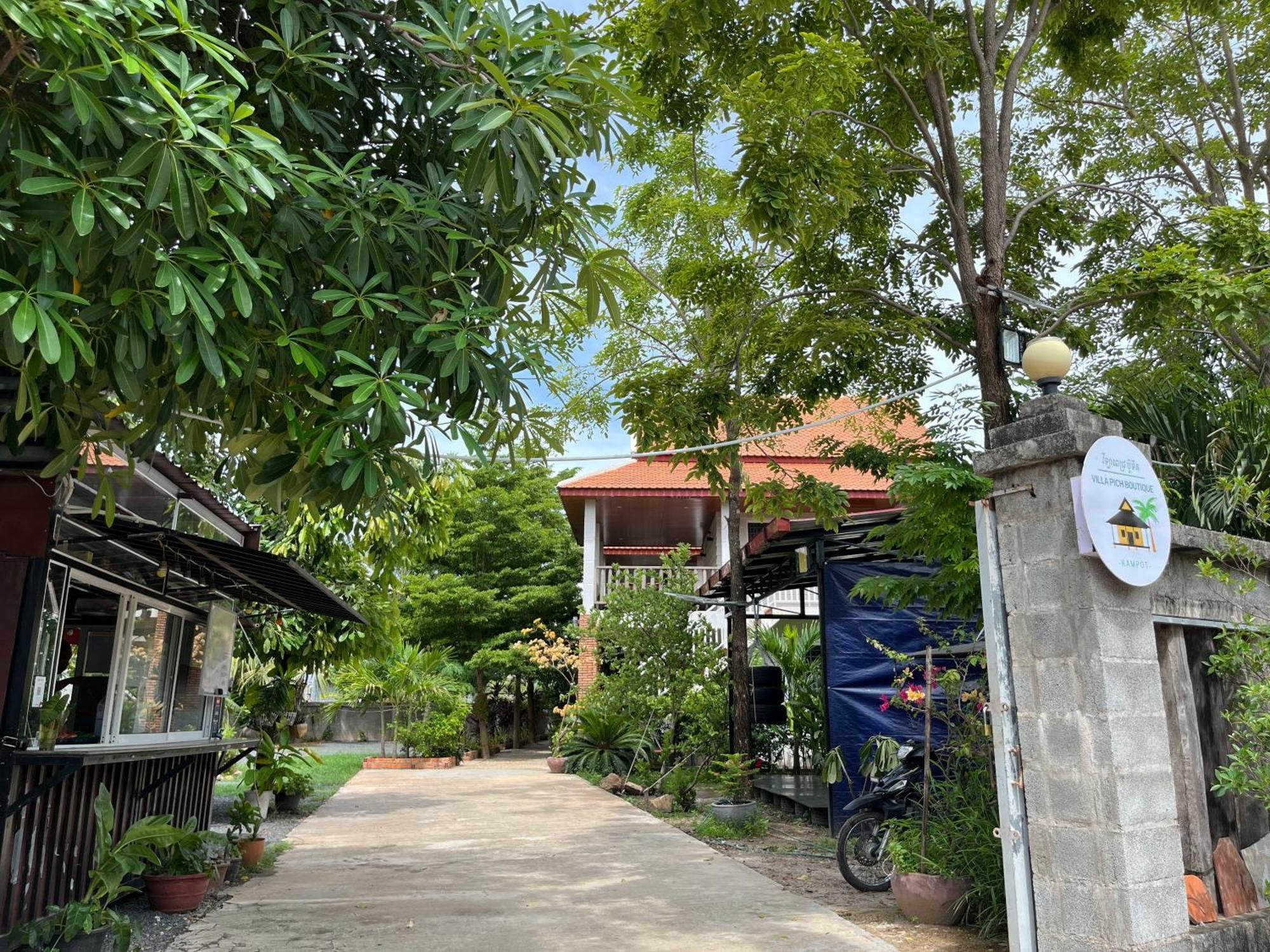 Coconut Lodge Kampot Exterior photo